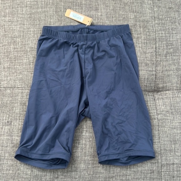 Skims Fit Everybody Bike Shorts - Picture 6 of 7